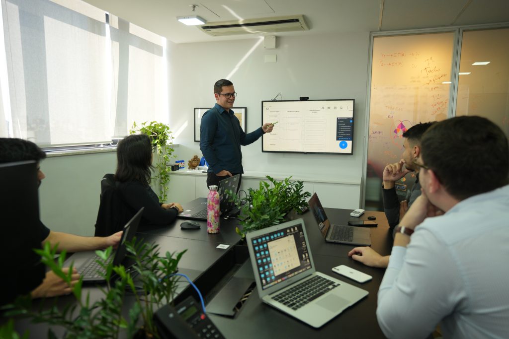 Time da A-Players e monday.com